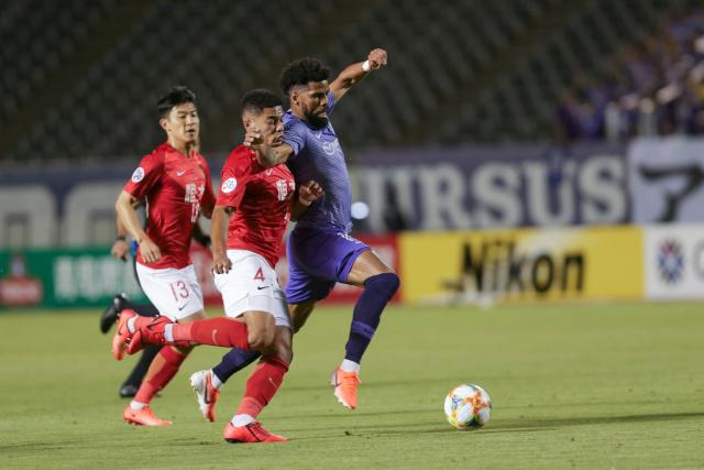 中国首场FIS室内国际滑雪赛在深圳鸣金