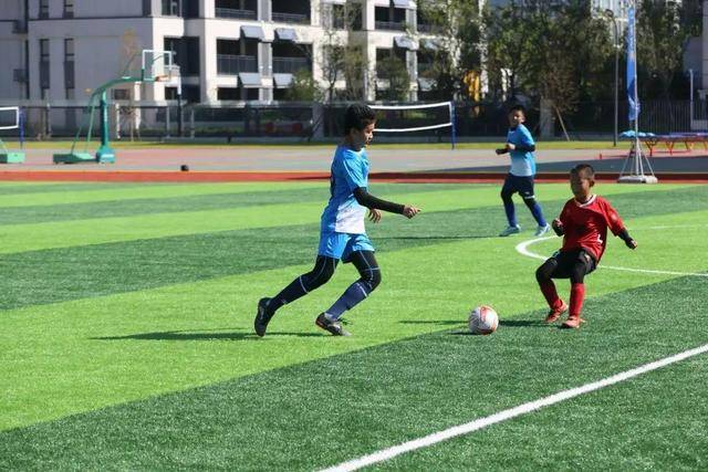 唐斯24+15巴雷特空砍30分 尼克斯送猛龙3连败